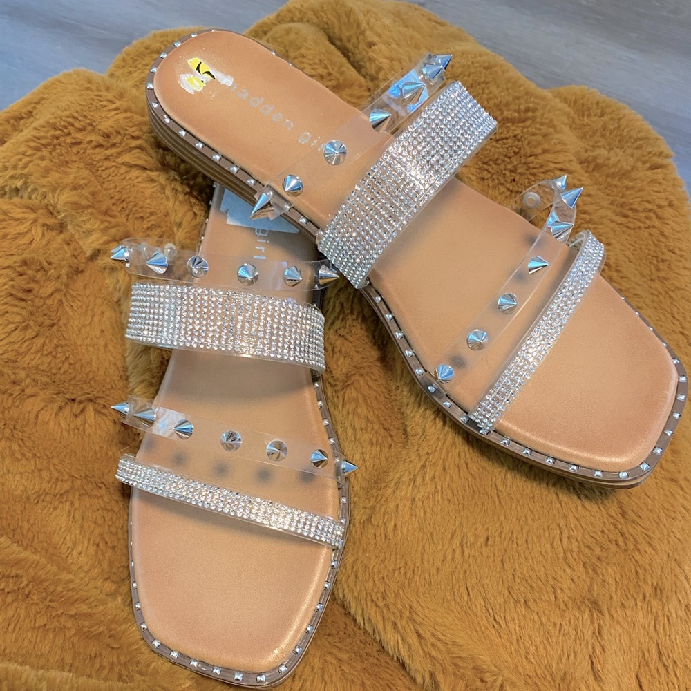 Madden girl sandals, size 9 women’s. Only worn once.